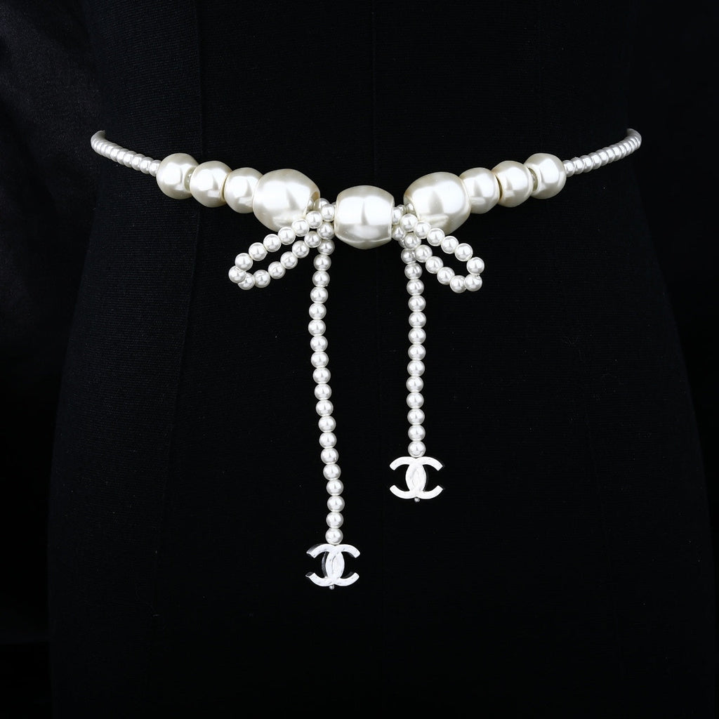CHANEL 25S CHAIN BELT IN WHITE PEARL WITH BOW 614475